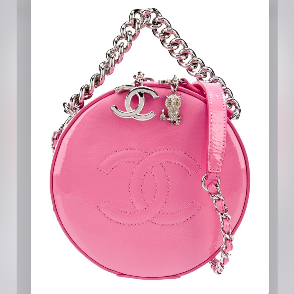 Authentic Chanel round a world bag in great condition